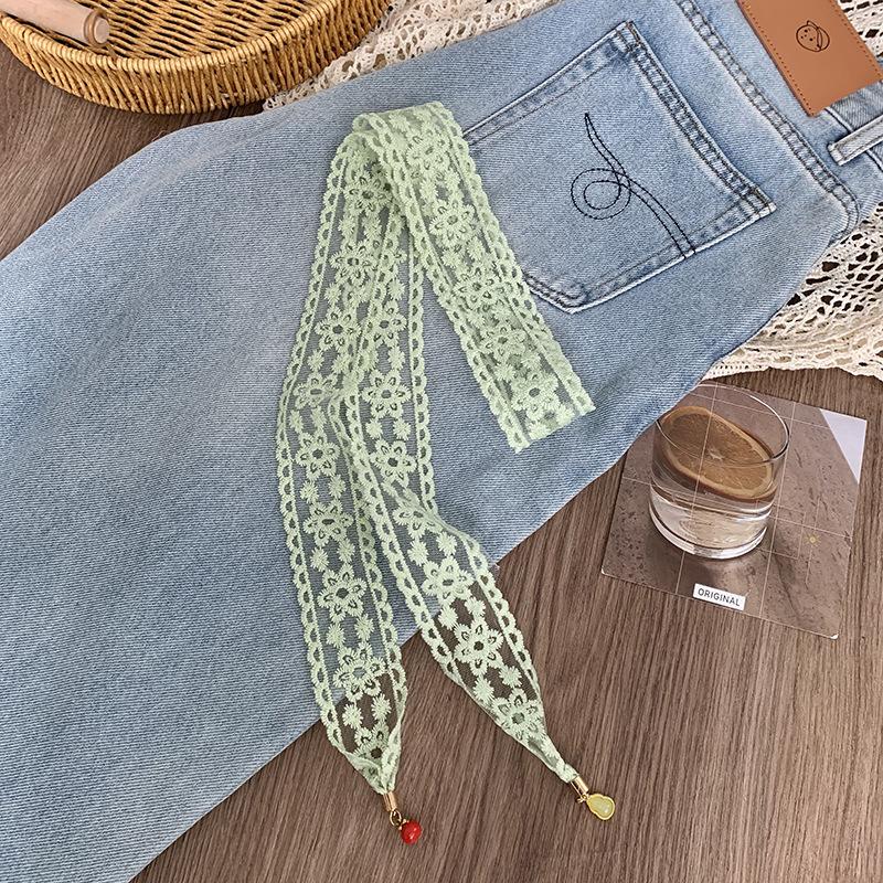 

Кружевной шелковый шарф, длинная полоса, высококачественный бант, маленькая подвеска, шарф, головной платок, повязка на голову, декоративный шарф, пояс, можно завязать.