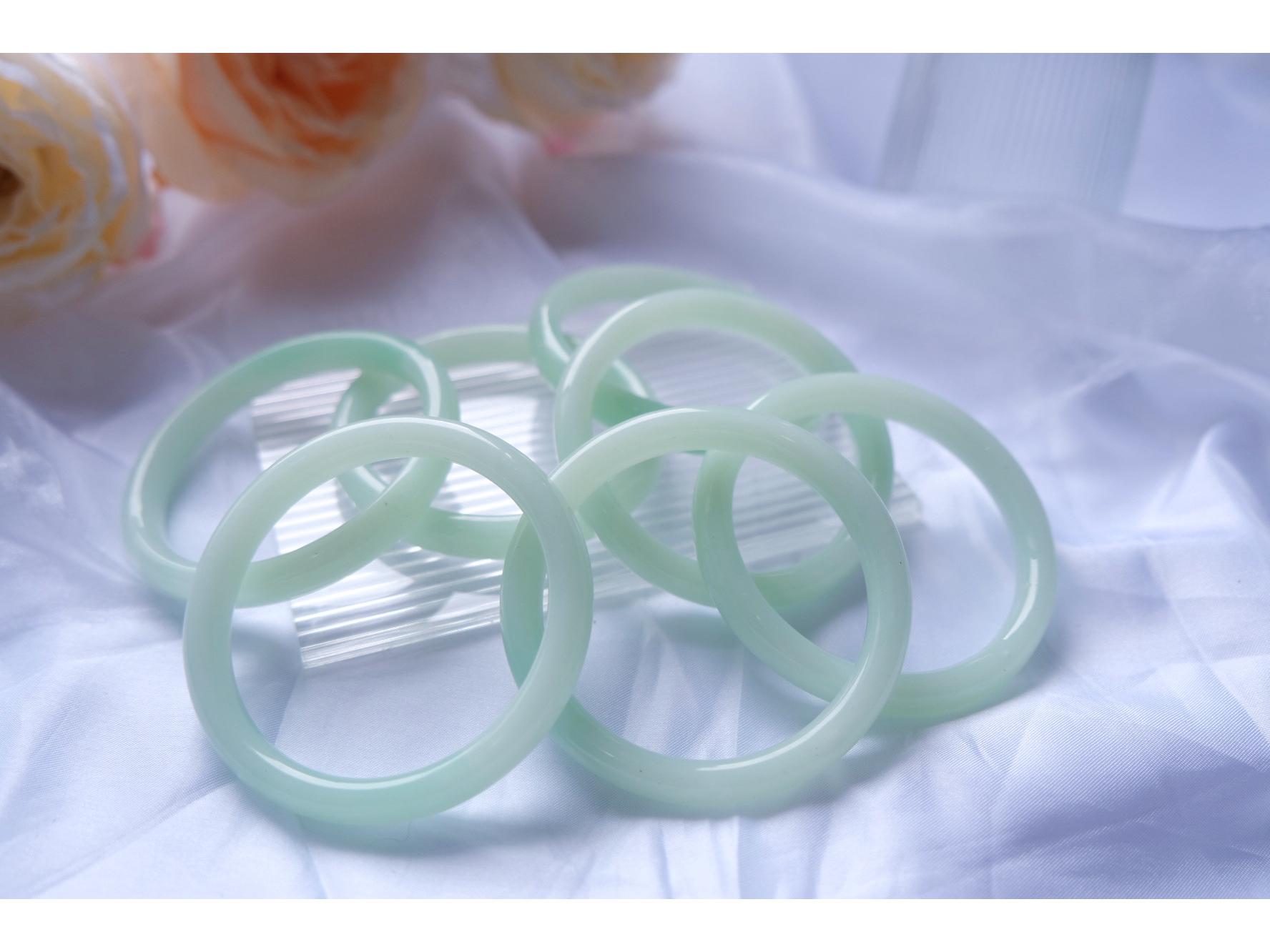 

Браслет-погремушка в стиле сяохуншу с круглым стержнем и чернильной росписью - Дизайн «Личи в желе» в древнем стиле Inner Diameter 58mm (Thick 10mm)