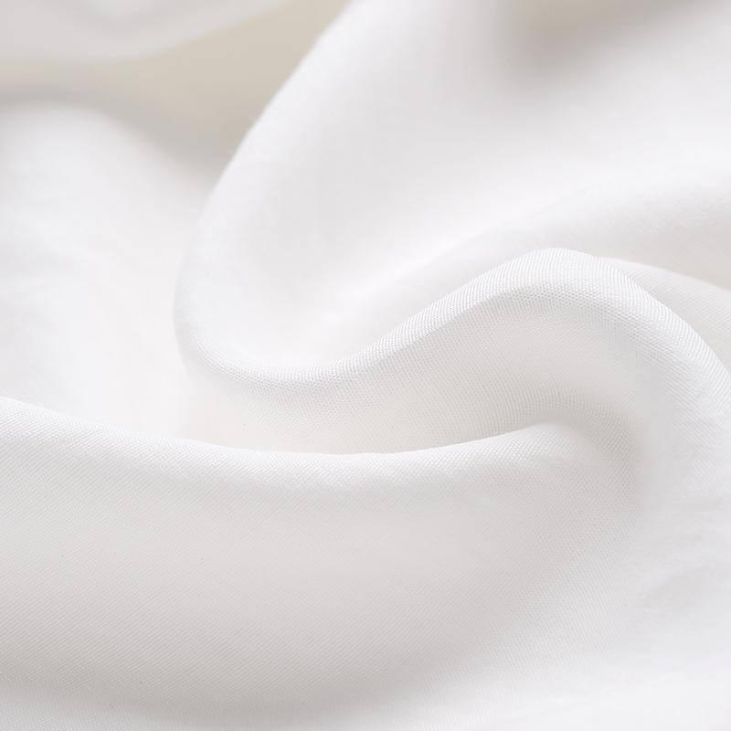 QICED Jednobarevné šaty s kulatým výstřihem a krátkým rukávem s volným asymetrickým lemem