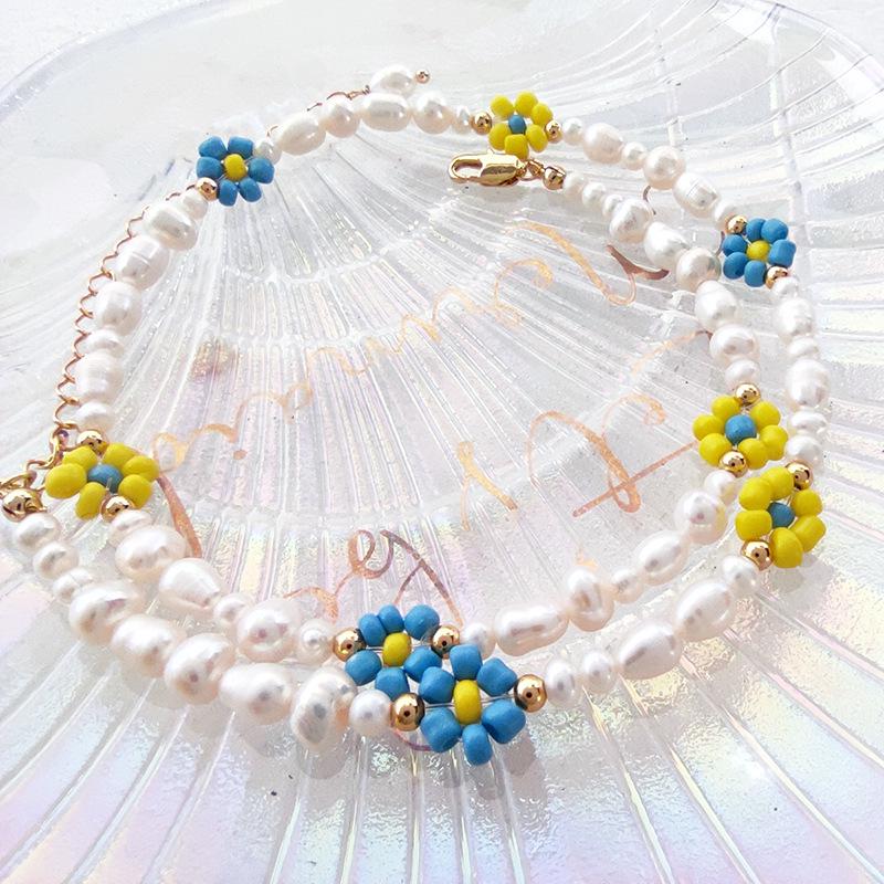 Baroque Pearl Cartoon Clavicle Chain: Simple Freshwater Pearl Choker for Women