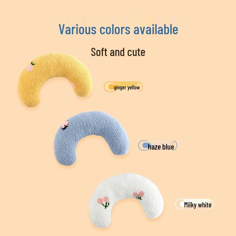 

Plush Pet Moon Pillow Set