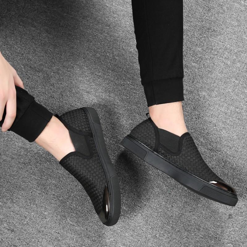 European Designer New Shoes for Men Knit Casual Shoes Breathable Flat Skateboard Shoes Street Cool Black Slip-on Loafers