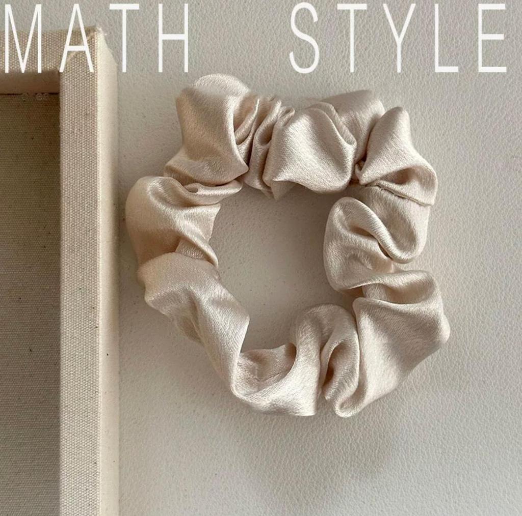 Satin Elastic Hair Band: Simple, Elegant, High-Elasticity Hair Accessory for All Seasons.