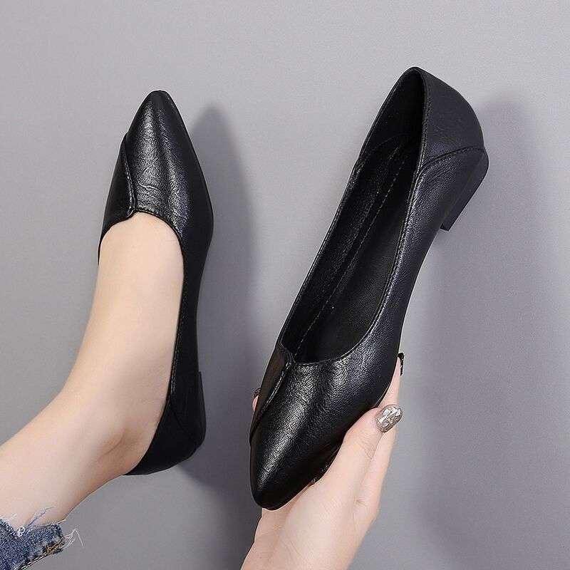 Mom shoes medium heel low heel real soft leather comfortable women's single shoes 2025 new middle-aged women's one-button thick heel leather shoes