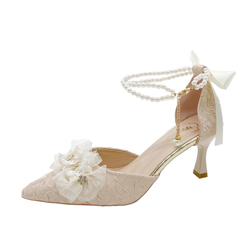 

Модные сандалии с пряжкой на одной линии, с французским жемчугом, превосходного качества, с фееричным характером, с острым носком, на тонком каблуке, с полым цветком, для ношения с юбкой, новые туфли на высоком каблуке 40