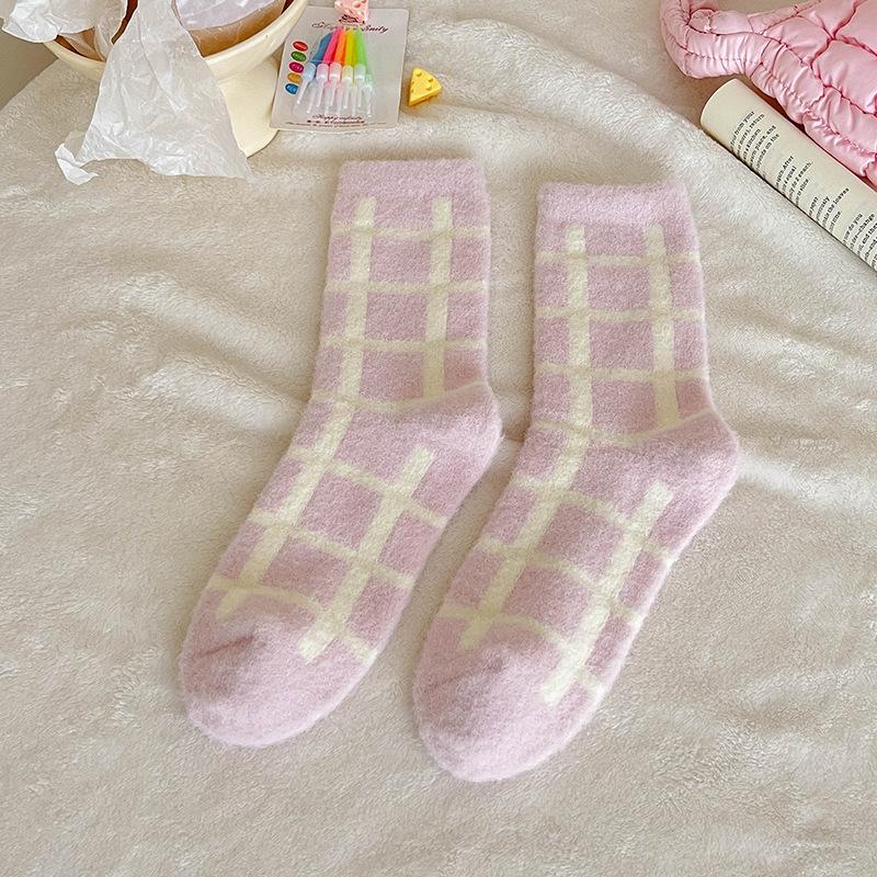 Ladies Autumn and Winter Cute Cartoon Animal Cat Embroidery Warm Yuezi Floor Mid Tube Socks
