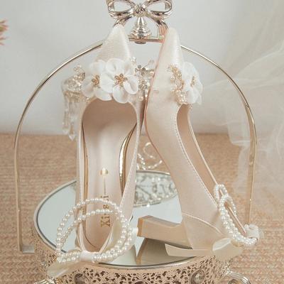 Fashion Elegant Flowers High Heels Pumps Women 2024New Pearl Ankle Strap Wedding Shoes Woman String Bead Small Square Heel Bridal Shoes