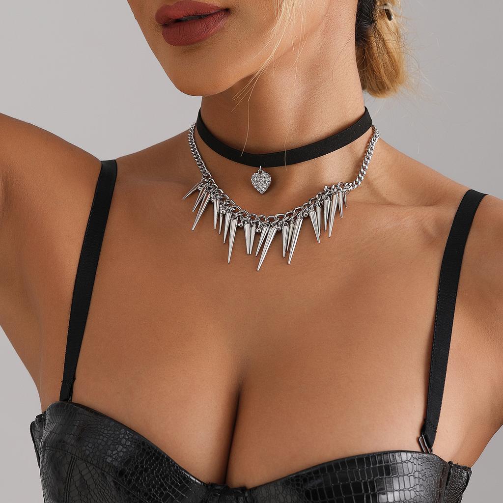 Heart Pendant Punk Tapered Rivet Collarbone Chain Necklace Y2k Girl Jewelry Accessories