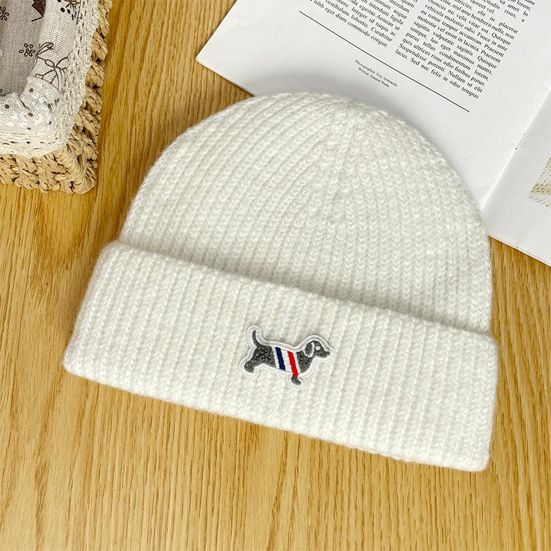 New Simple Letter Woolen Hat for Women in Autumn and Winter Warm Knitted Hat Outdoor Versatile Ear Protection Face Small Cold Hat for Men