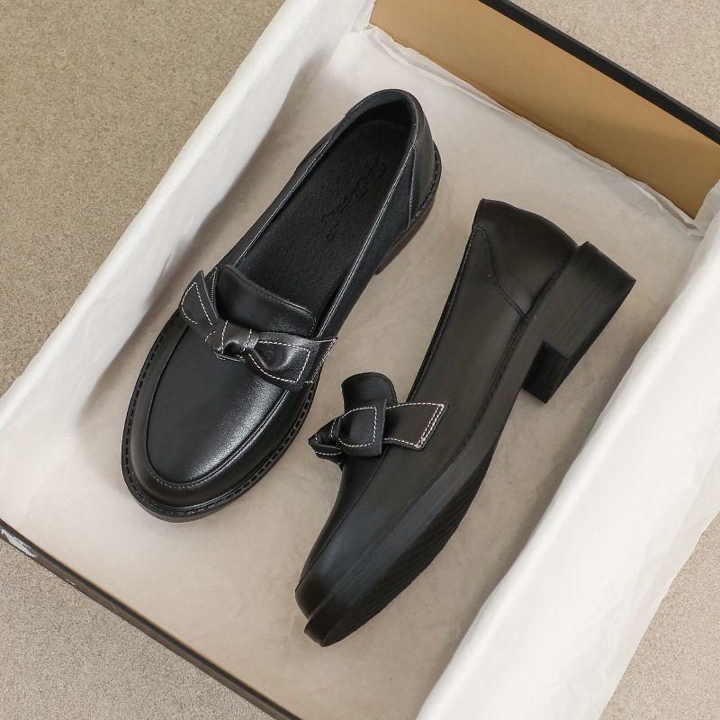 Leather small leather shoes women's new spring flat bottom comfortable black work soft bottom spring and autumn