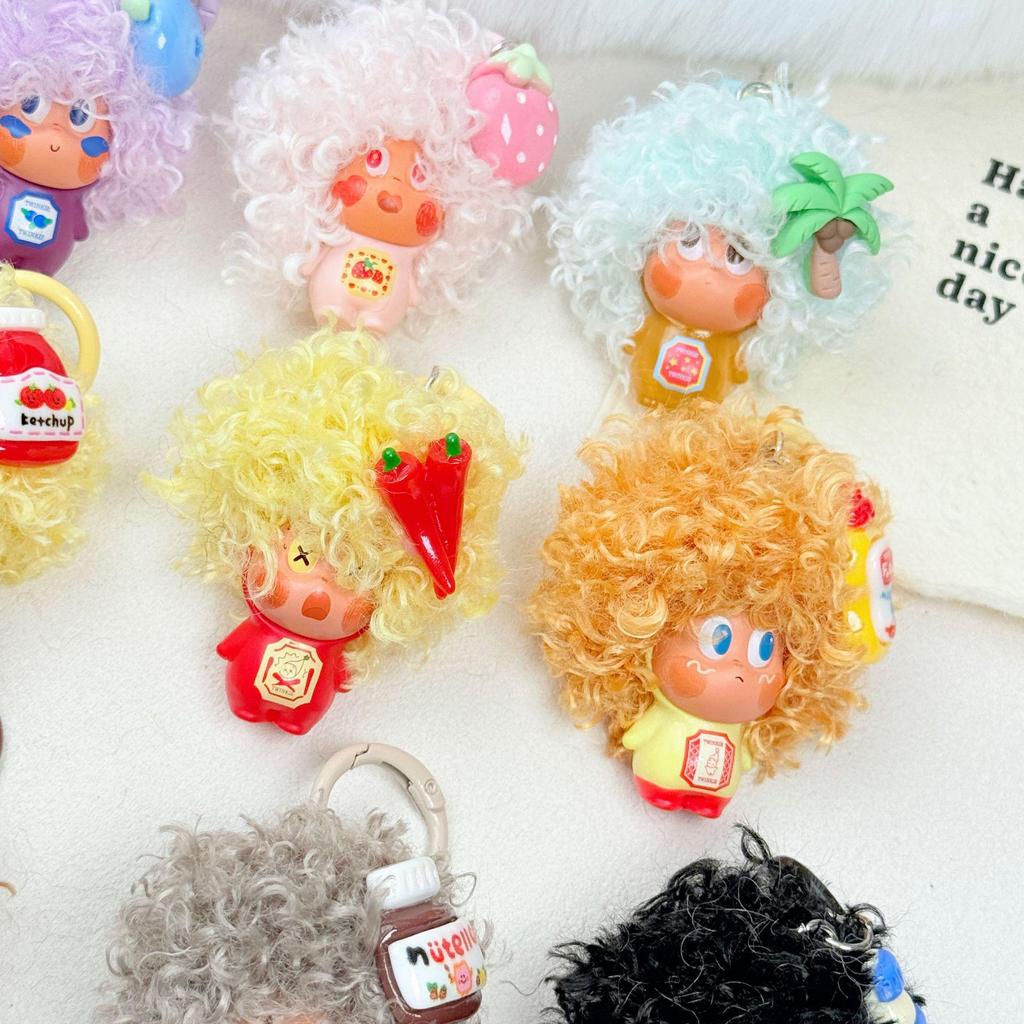 Random Star Person Doll Keychain: Cartoon Wig Pendant for Bags and Phones