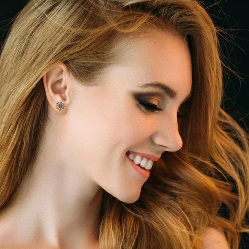 Elegant Retro Metal Flower Studs Earrings Hypoallergenically Alloy Lightweight Comfort Jewelry Accessories Gift