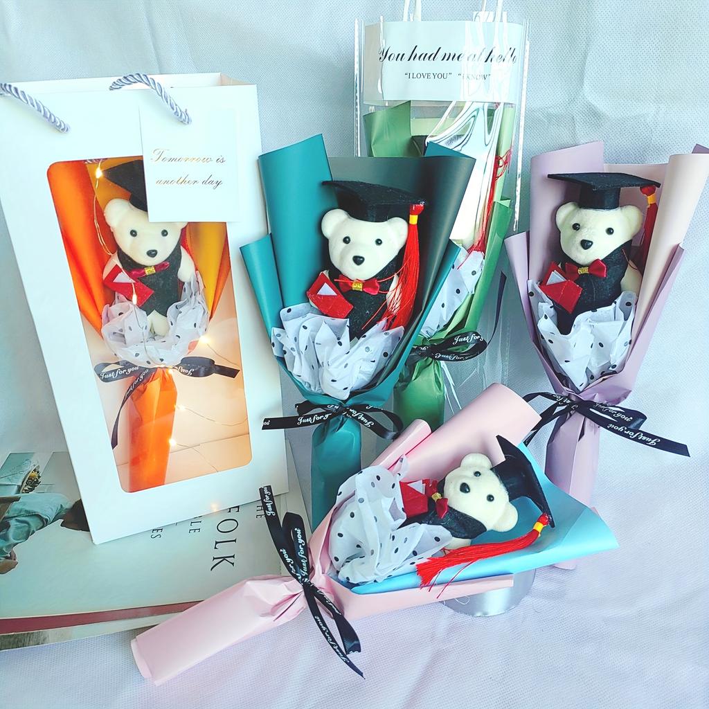 1 graduation season PhD hat teddy bear bouquet, suitable for school events and party decoration, graduation season gift