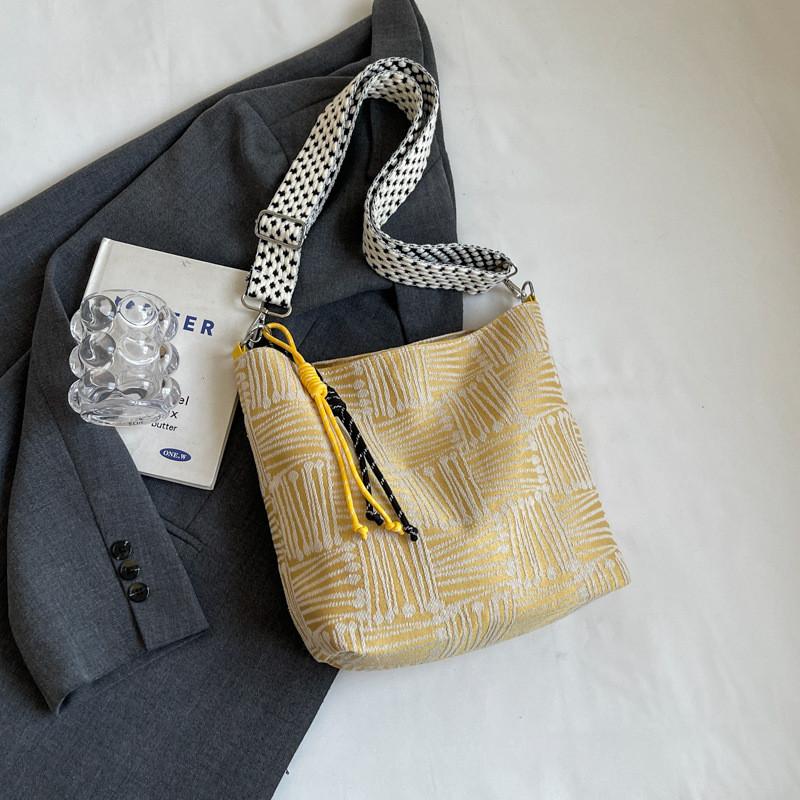 Trendy Vintage Canvas Tote Bag Stylish Commuter Handbag For Summer 2024 жёлтый