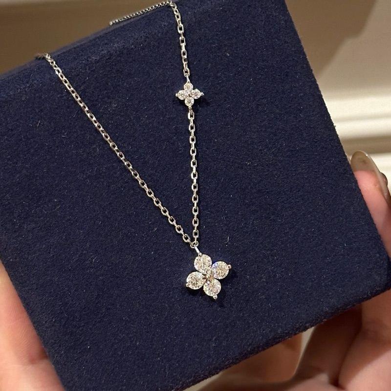 

Sophisticated Four-leaf Clover Necklace Simple Zircon Versatile and Exquisite Women s Clavicle Chain White copper