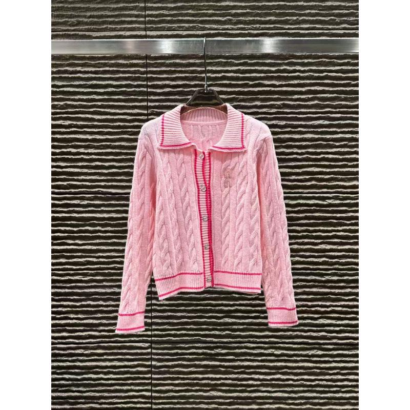 Miu Style 2025 Winter Knit Lapel Cardigan with Letter Print – Age-Reducing, Casual, and Versatile.