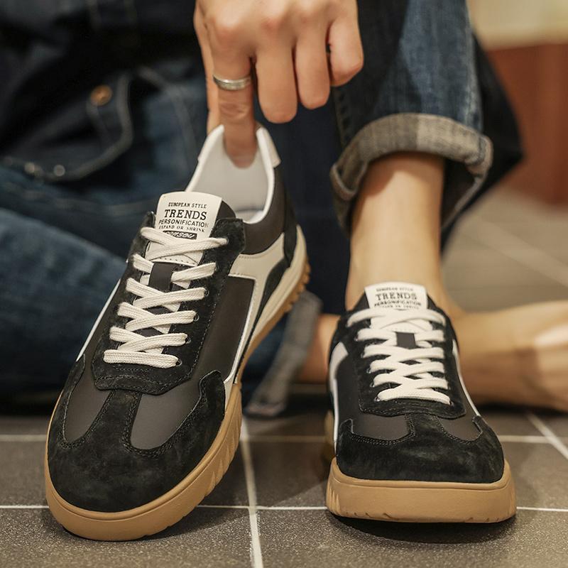 Fashion 2025 New Men's Casual Lace-Up Sneakers Lightweight Fashion Skate Shoes for Men Breathable Male Flats Comfortable Outdoor Shoes