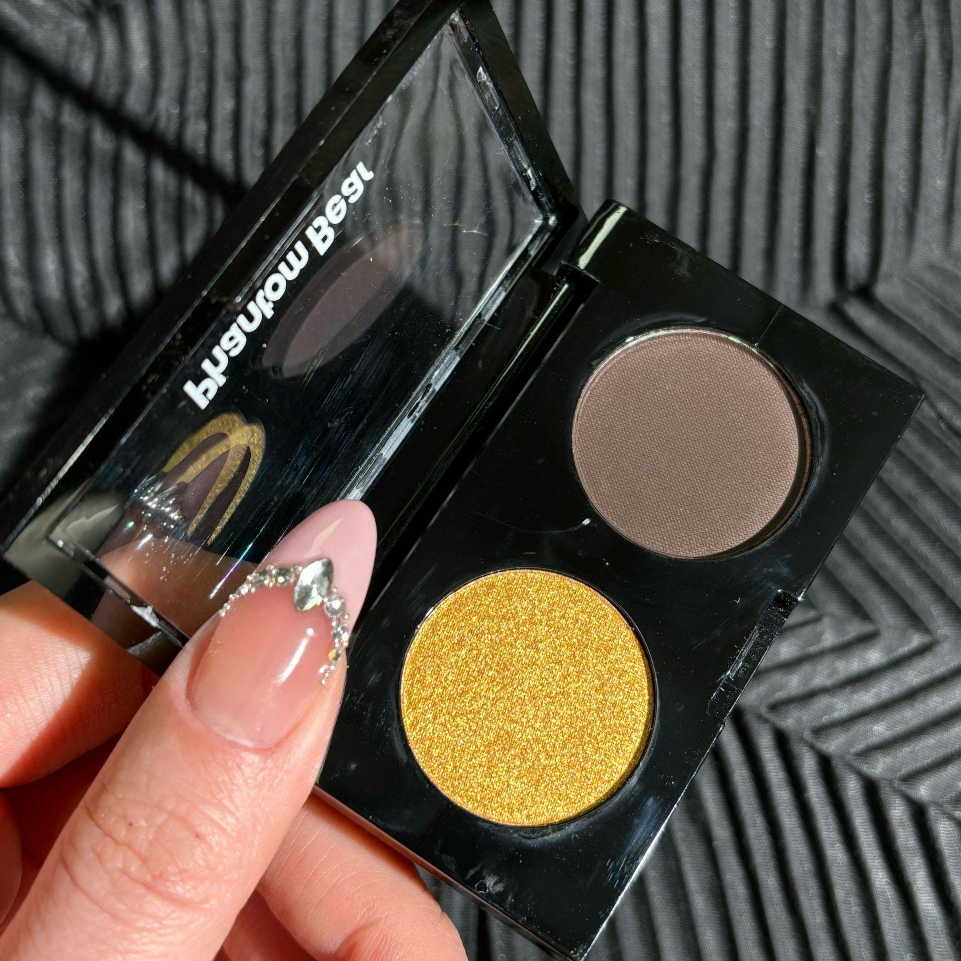 Phantom Little Bear Two-Tone Rose Tea Eyeshadow Palette for Everyday Wear