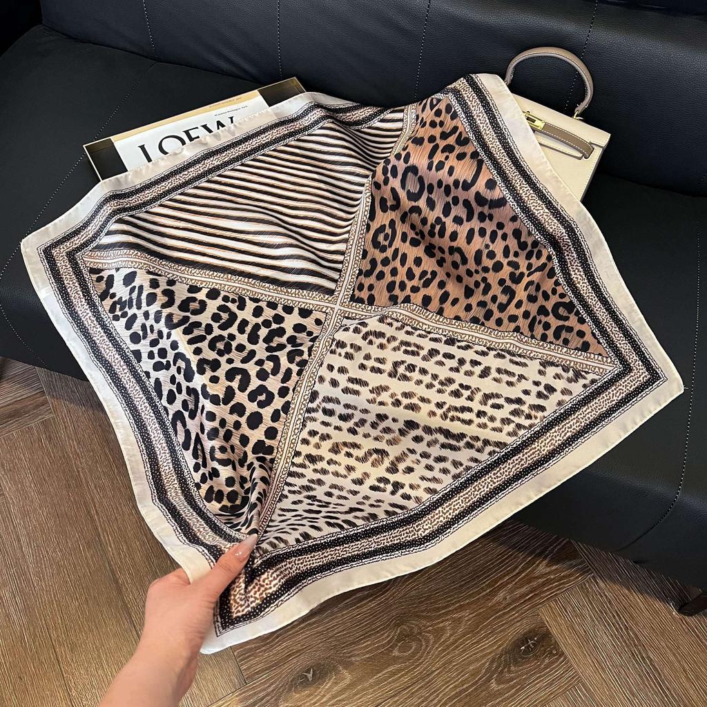 Simulated silk women's small square scarf, Korean cashew nut leopard print small silk scarf, headscarf, four-season scarf, professional scarf.