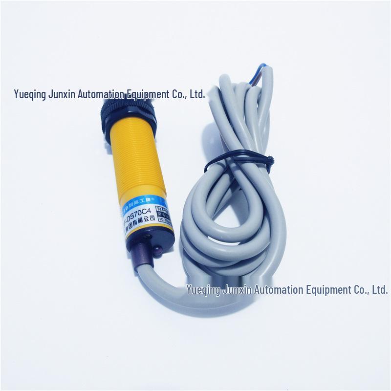 Huguang E3F-DS70C4 NPN Infrared Proximity Sensor with Diffuse Reflection