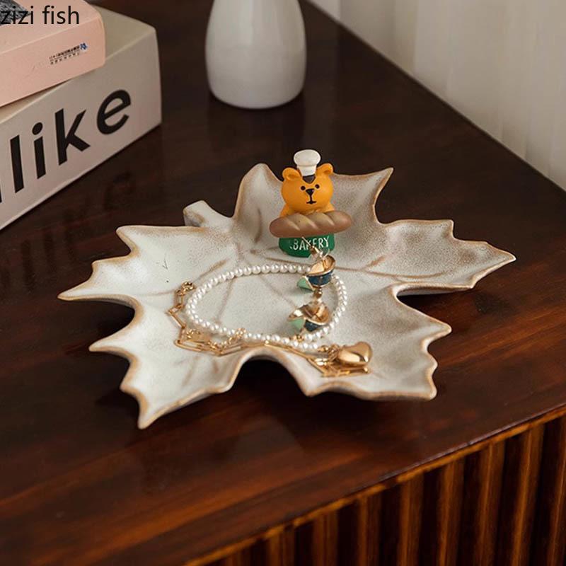 Vintage Ceramic Maple Leaf Dinner Plate Dried Fruit Plate Snacks Dim Sum Plate Jewelry Tray Household Specialty Tableware