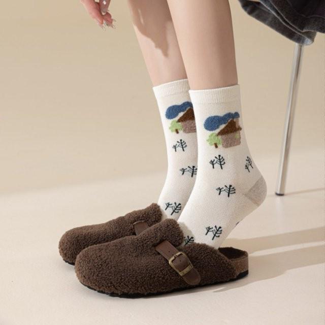 Chaussettes mi-mollet en peluche animal de dessin animé rétro style coréen - Blocs de couleurs mignons style académique pour l'automne et l'hiver