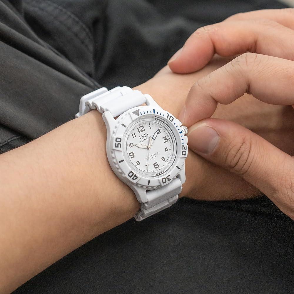 Citizen Q&Q Analog Solar Watch 10 ATM Water Resistant Rubber Strap E02A-003VK Men's White