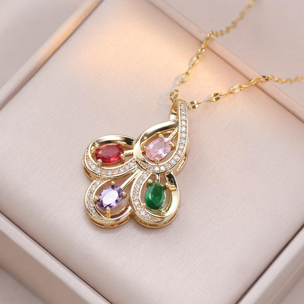 Women's Fashion Heart Pendant Necklace - Elegant, Simple Design, Versatile Clavicle Chain Jewelry