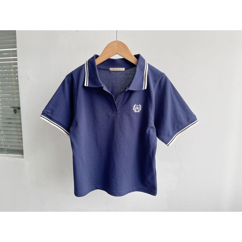 

Футболка с коротким рукавом и воротником поло чистого цвета с небольшим дефектом, летняя стильная нишевая модель, облегающий кроп-топ, трендовая футболка H9 Navy Blue (without buckle) F