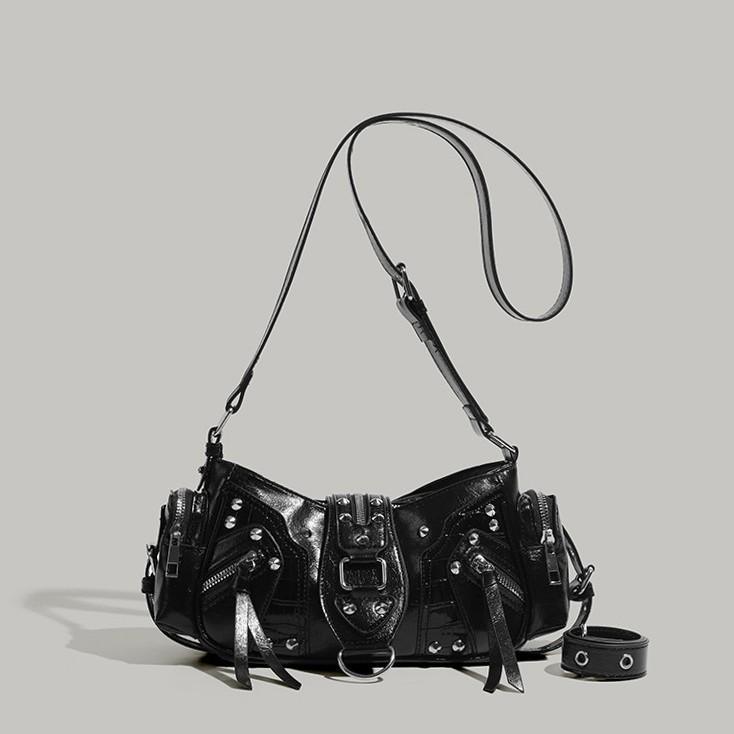 

2025 new European and American retro handbag niche design Spice girl oil wax leather single shoulder commuter oblique span locomotive bag tide чорний