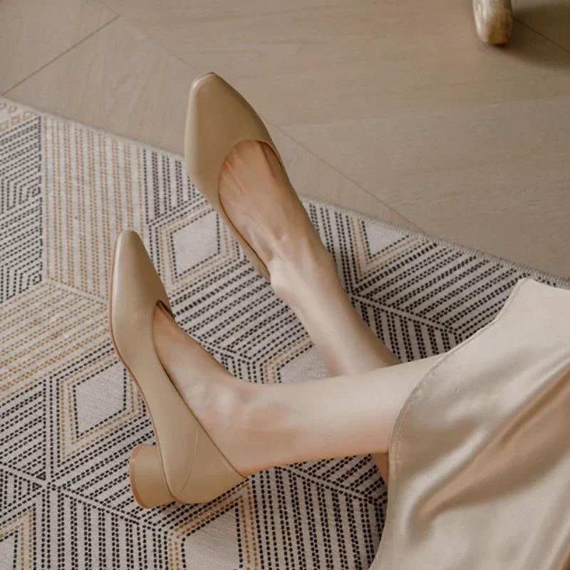 Mode 2024 Damen Niedrigabsatz Vielseitige Pendel-Interview Arbeitsschuhe Weiches Leder Berufsschuhe PVC-Sohle für Sommer oder Rückenfrei