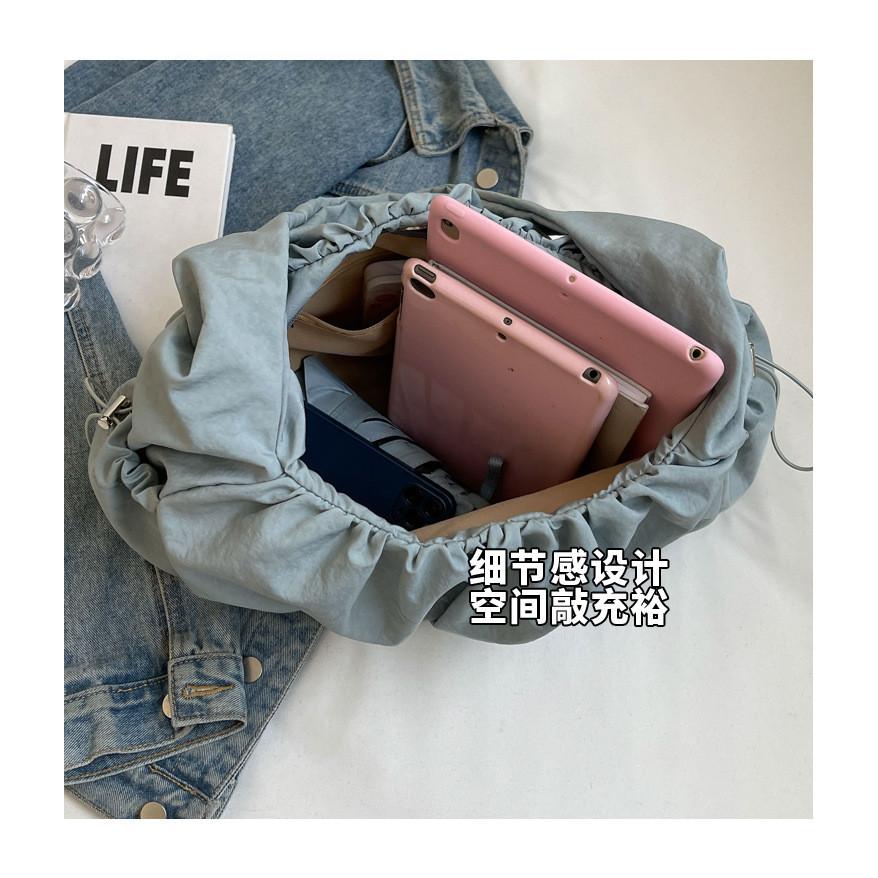 IELGY Women's White Pleated Bag, Simple and Fashionable Commuter Versatile Messenger Shoulder Armpit Bag