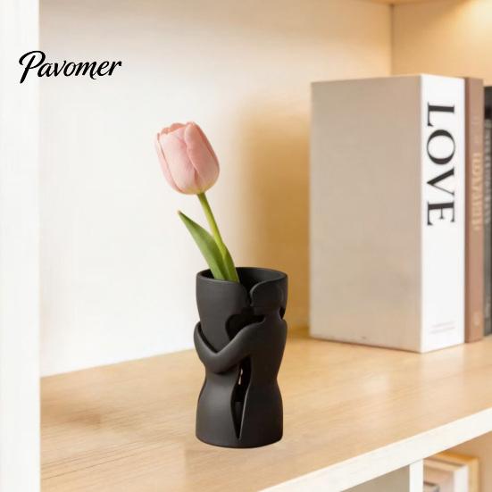 Modern Living Room Table Centerpiece Couple Embracing Abstract Vase, Matte Black Decorative Sculpture, Style Romantic Home Atmosphere Ornament