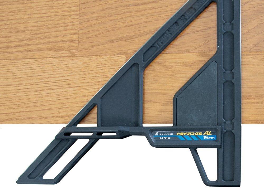 Shinwa Sokutei Triangle Circular Saw Guide with 9mm Black Ruler, AL, 15cm, 78108, Aluminum, Non-Slip Rubber, Stop,