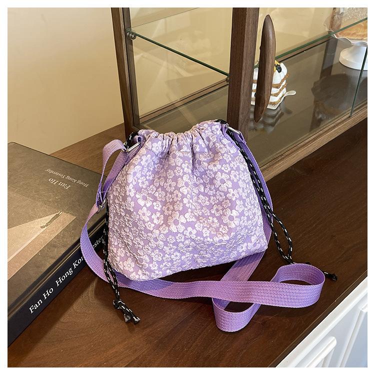 2025 New Summer Drawstring Pleated Floral Bag Women's Korean Version Underarm Bag Commuter Shoulder Messenger Tote Bag Tide