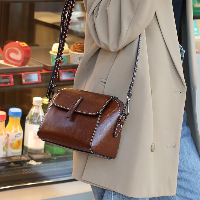 Oil Wax PU Crossbody Shoulder Bag, Designer Shell Flip Handbag, Commuter Work Versatile Women Sling Bag,Lightweight,Black,Coffee