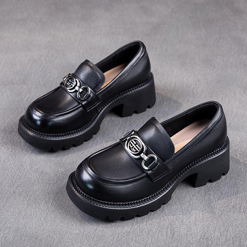 

The first layer of cowhide loafers women s spring 2025 new commuting simple and versatile leather casual one-pedal single shoes 34