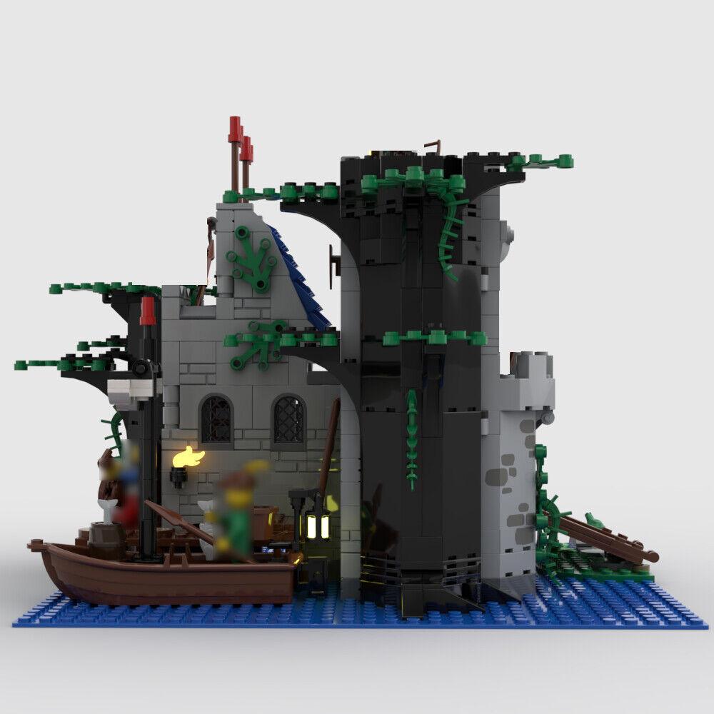 766 Delar MOC Byggkloss Gammalt Övergivet Skogsfolks Torn med Tvådelad Klappbro, Brygga och Båt Modell Leksak MOC-77633