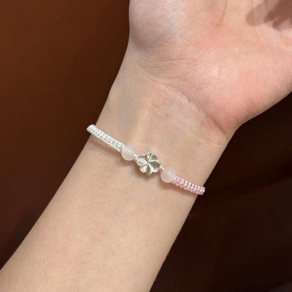 Handmade Four-Leaf Clover Color-Block Bracelet: A Simple Lucky Peace Gift for Besties or Couples