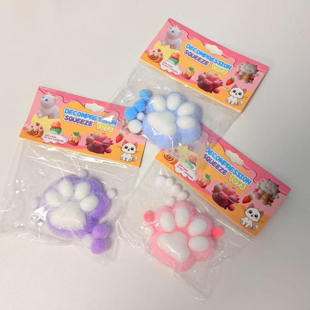 Cute Cat Paw Soft Toy, Squishy Toy with Shiny Confetti Heart Details, Mixed Gentle Colors, Ideal for Easter Egg Basket Fille