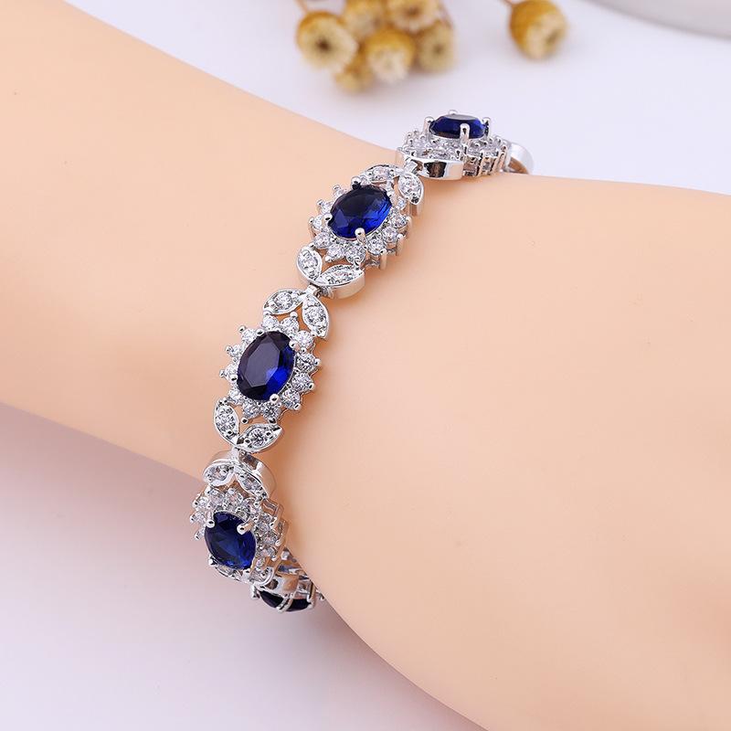 Europe and The New Four Leaf AAA Zircon Bracelet Girls Copper Inlaid Colored Gems Bracelet