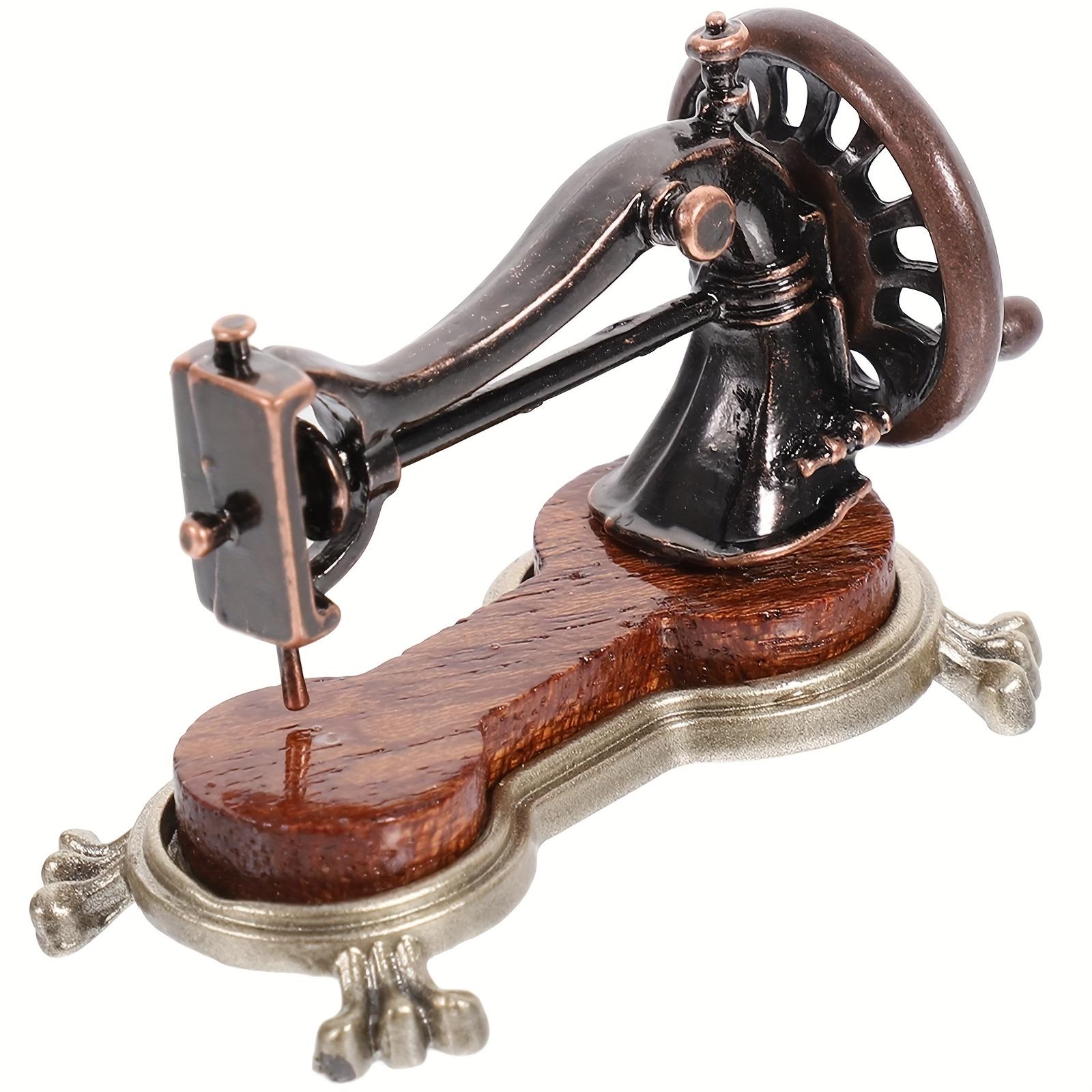 

1:Винтажная миниатюрная мебель масштаба 1:12, красная, металлическая, швейная машинка с ручным приводом, DIY-декор, поделка для микроландшафта 1pc