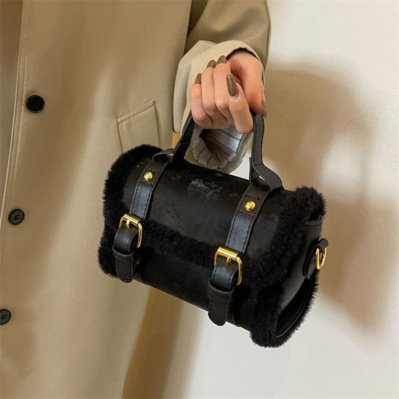 Fashionable Autumn Winter Women s Handbag 2023 New High-end Ins Small Batch Design Furry Bag Crossbody Bag чёрный