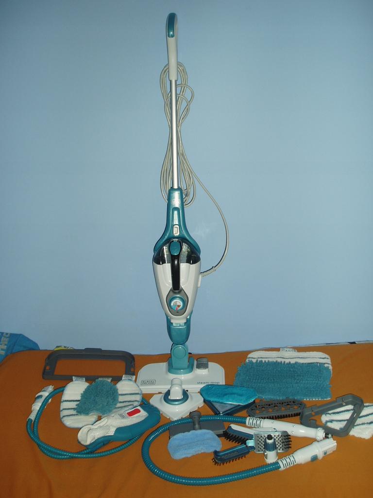 Black+Decker bhsm1615dam-qs steam cleaner 1600W Blue