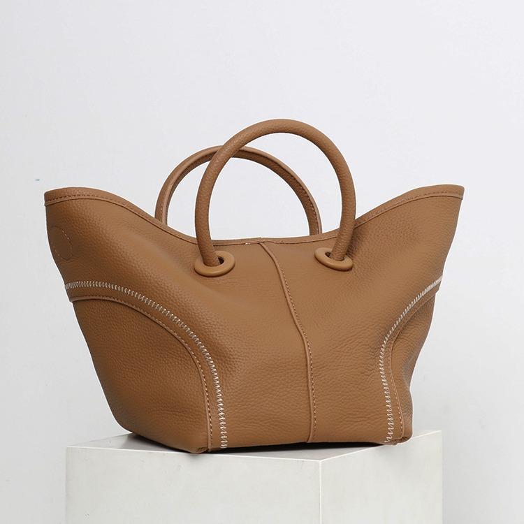 A Niche Vegetable Basket, Tote Leather, Laid-back Style, Hand-held Bag, Shoulder Bag, Soft Leather Water Bucket