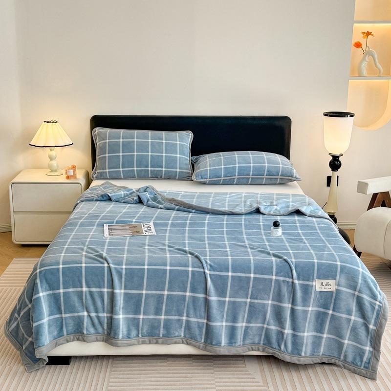 New Solid Color Flannel Blanket Blanket Casual Nap Office Comfortable and Warm Solid Color Milk Blanket