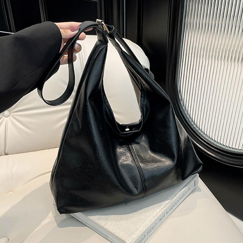 

Retro bag women s large-capacity new autumn and winter versatile simple one-shoulder crossbody child and mother bag dumpling bag чёрный