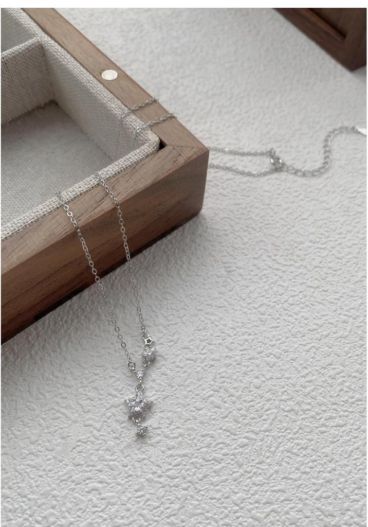 Sterling Silver Diamond Star Necklace for Women - Elegant and Fashionable Clavicle Chain