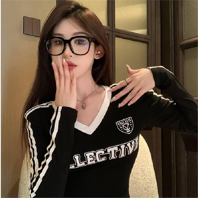 

Women s Retro Print V-Neck Long Sleeve Slimming Black Top Large