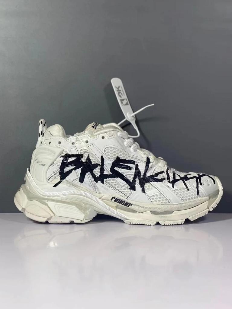 Paris Graffiti-Style Unisex Casual Sneakers - Seventh Gen Fashion Runner
